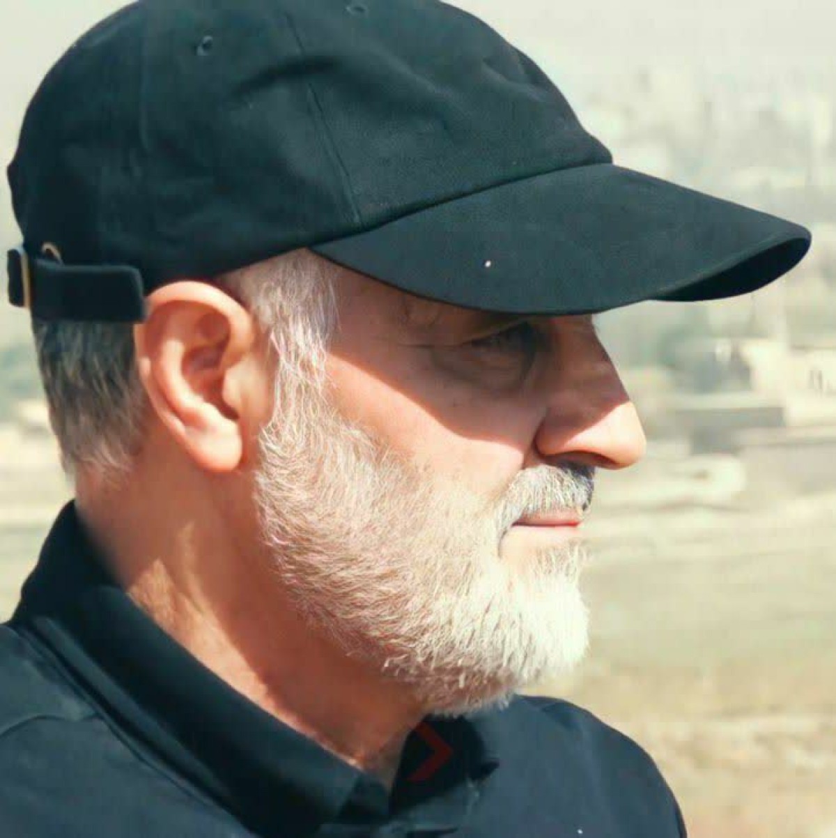 شهید سلیمانی یک فرمانده جنگاورِ مسلّط بر عرصه‌ی نظامی بود