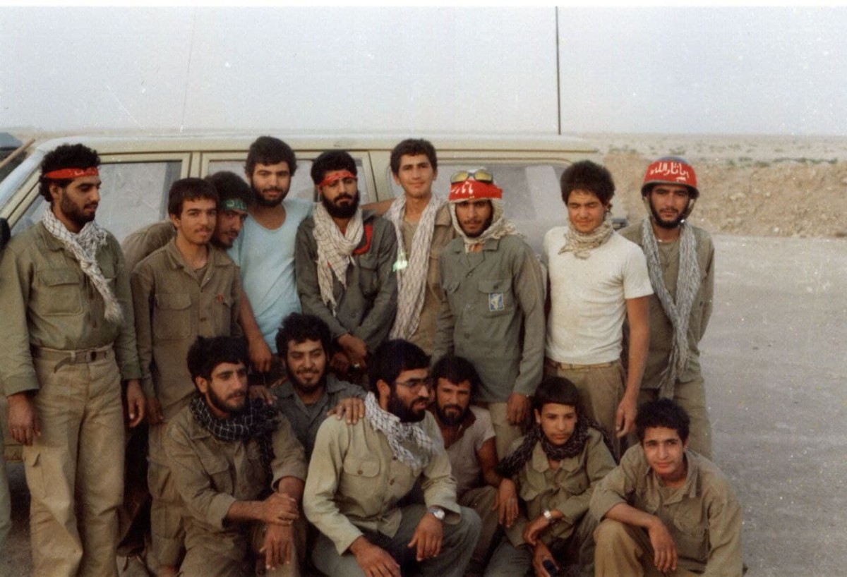 Martyr Haj Qasem Soleimani among the holy defense fighters