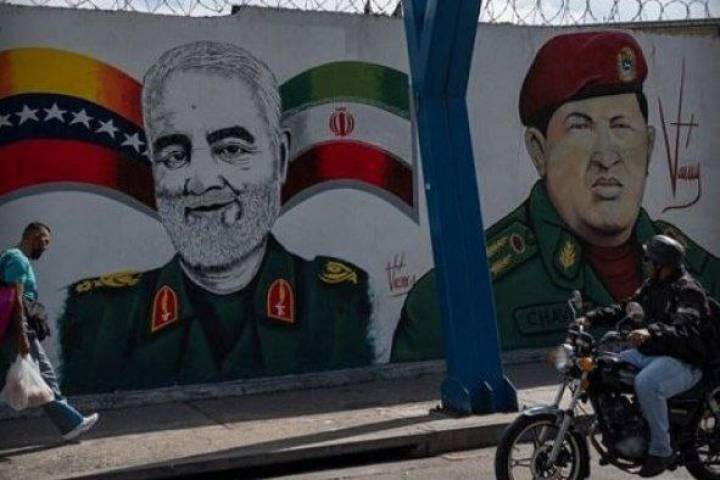 دیوارنگاره شهید «حاج قاسم سلیمانی» در پایتخت ونزوئلا …